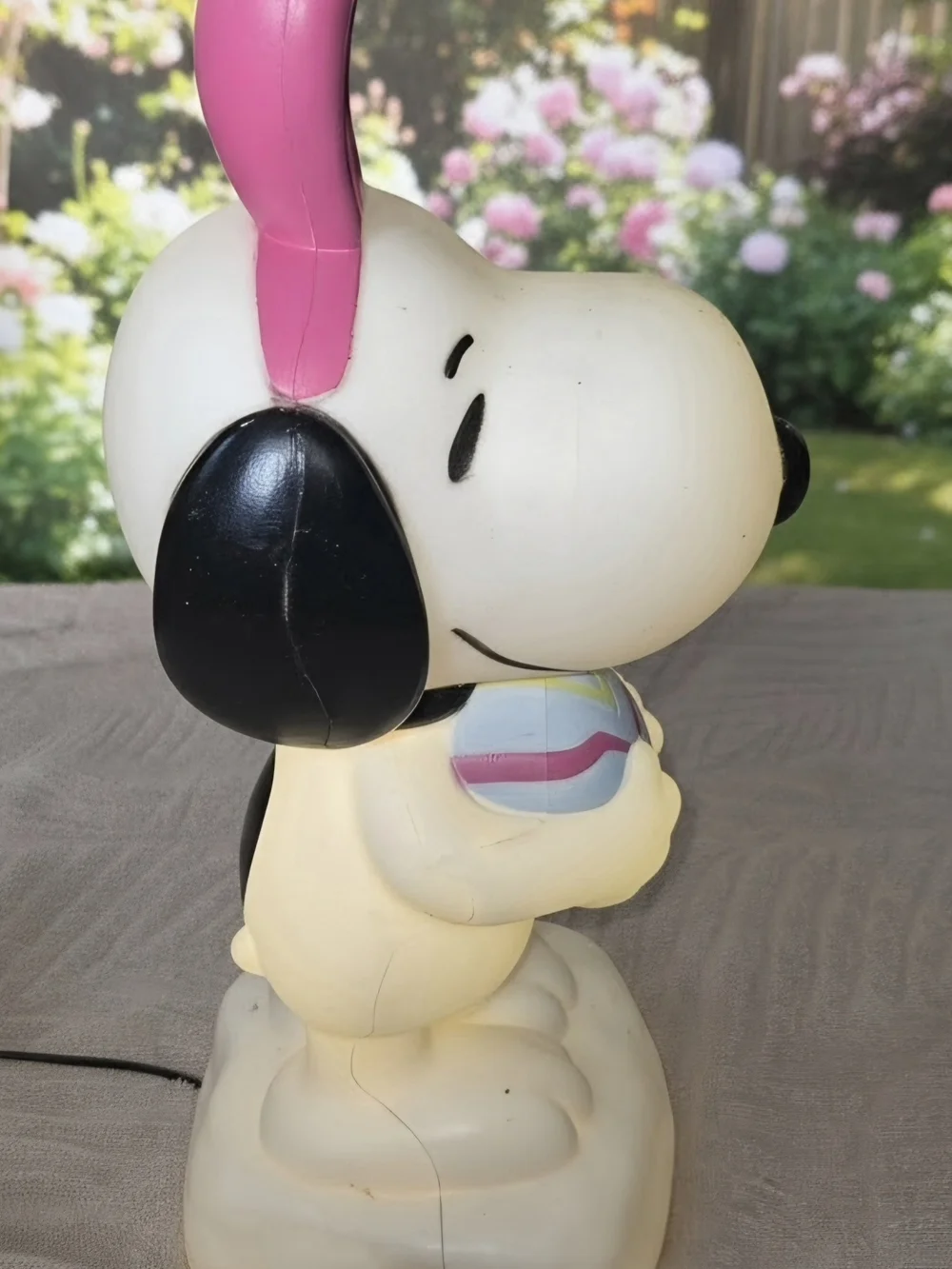 Genny Peanuts Easter lighted Snoopy Blow Mold by Gemmy, standing roughly 14 inch